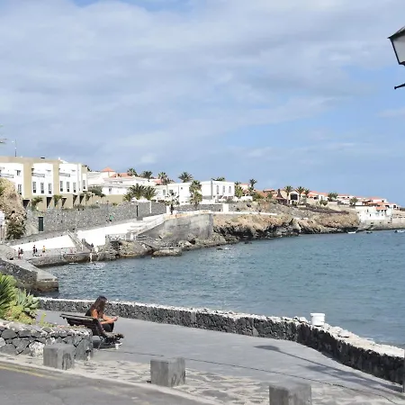 Apartament Stunning Apartment In Poris De Abona With Pool