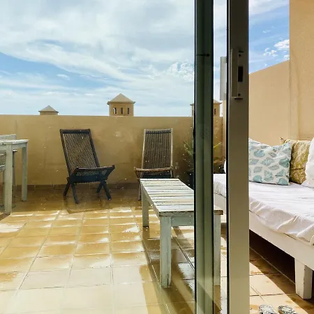 Stunning Apartment In Poris De Abona With Pool 아파트