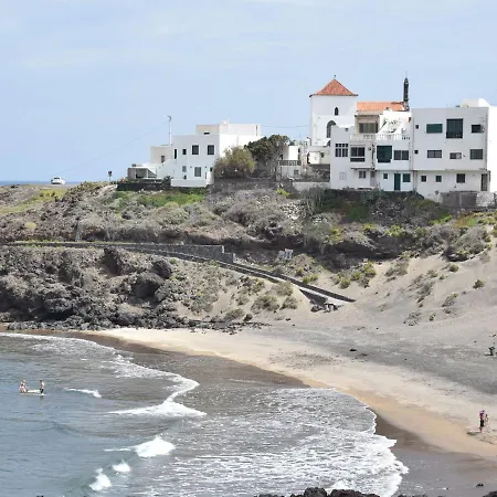 Stunning Apartment In Poris De Abona With Pool *